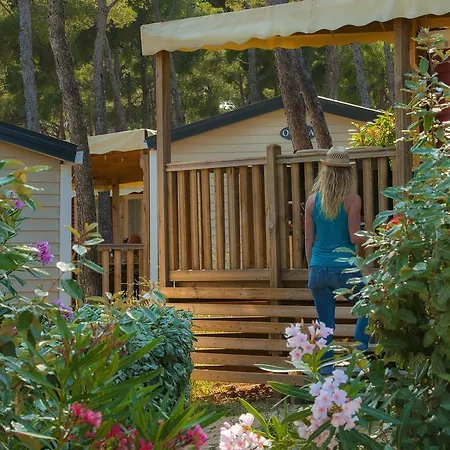 Camping Les Dauphins