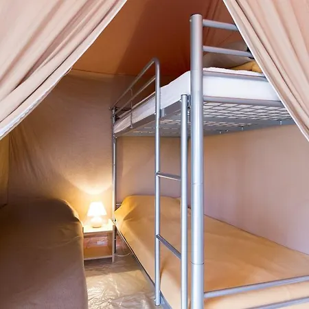 キャンプ場 Camping Les Dauphins